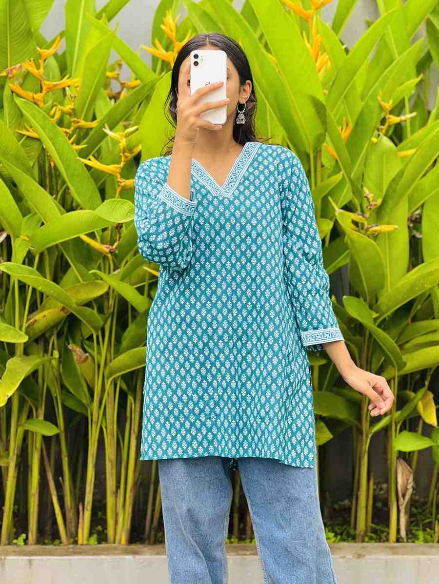 Green short kurti with white Printed